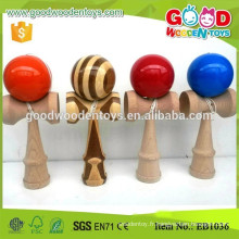 Vente en gros de jouets en bois en couleur solide Kids Kendama